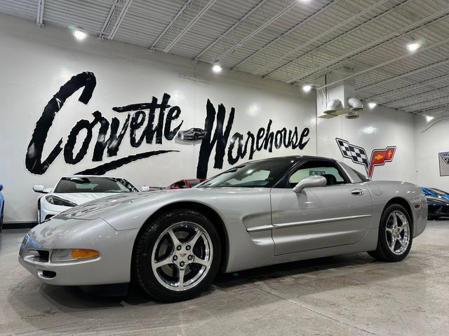 Used 2004 Chevrolet Corvette Coupe w/ Preferred Equipment Group RWD image 1