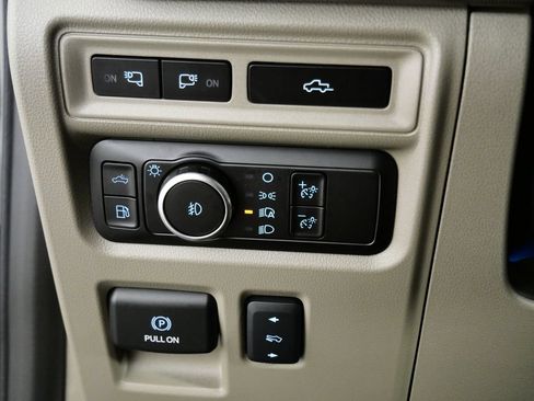 Used 2024 Ford F150 Platinum w/ Equipment Group 703A Plus AWD/4WD image 30