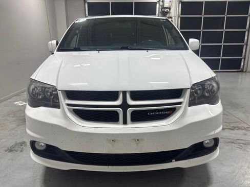 Used 2019 Dodge Grand Caravan GT FWD image 3