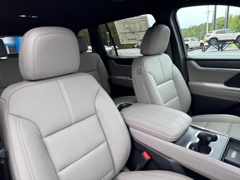 New 2026 GMC Acadia Elevation image 11