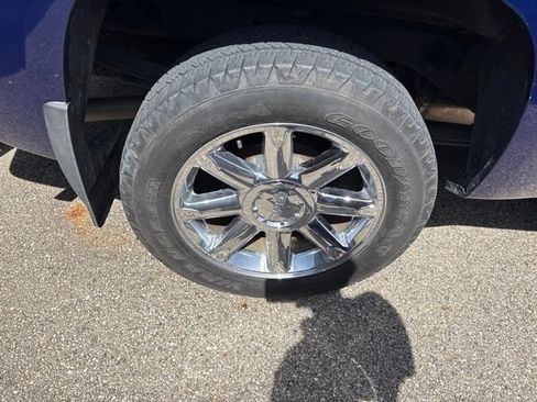Used 2013 GMC Sierra 1500 SLE w/ Power Tech Package AWD/4WD image 8