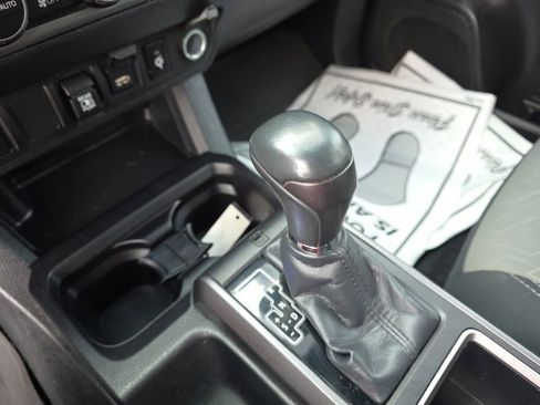 Used 2023 Toyota Tacoma TRD Sport image 23