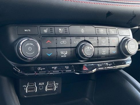 Used 2024 Dodge Durango GT image 26