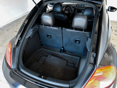 Used 2013 Volkswagen Beetle 2.0T image 45