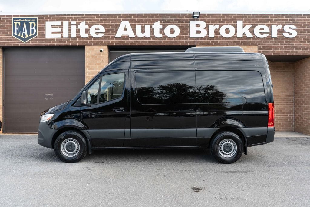 Used 2024 Mercedes-Benz Sprinter 2500 image 2