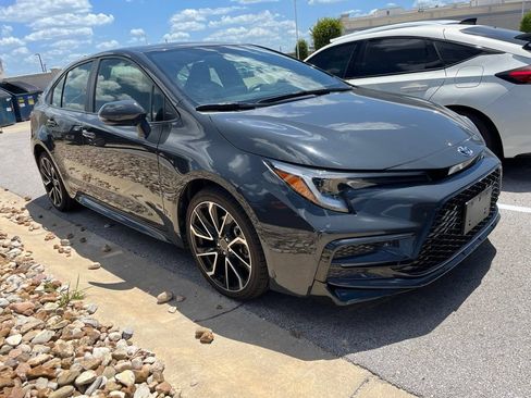 Used 2024 Toyota Corolla SE w/ SE Premium Package FWD image 2