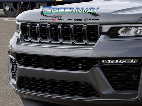 New 2026 Jeep Grand Cherokee Summit AWD/4WD image 11
