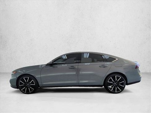 Used 2025 Honda Accord Touring image 9