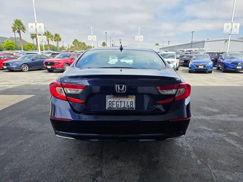 Used 2018 Honda Accord EX image 9