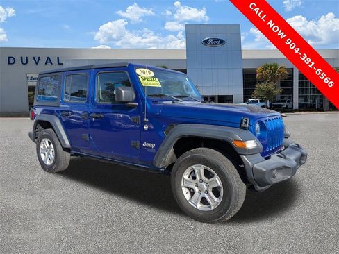 Used 2019 Jeep Wrangler Unlimited Sport S image 2