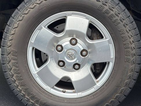 Used 2011 Toyota Tundra 4x4 Double Cab w/ Tow Pkg image 20