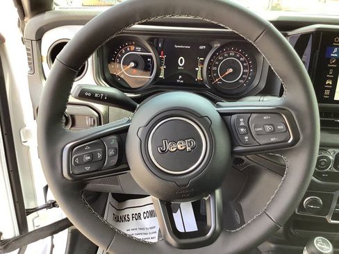 New 2025 Jeep Gladiator Sport AWD/4WD image 13
