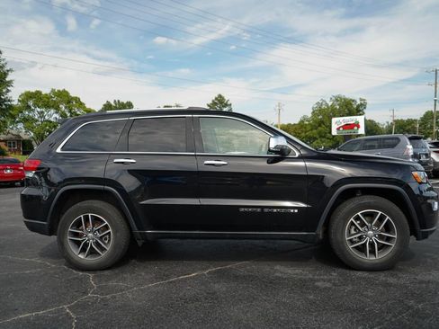 Used 2018 Jeep Grand Cherokee Limited w/ Trailer Tow Group IV AWD/4WD image 3