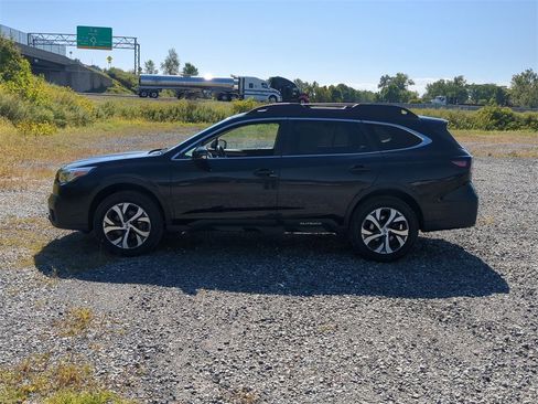 Used 2022 Subaru Outback Limited image 6