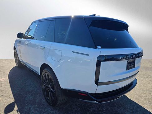 New 2025 Land Rover Range Rover SE image 3