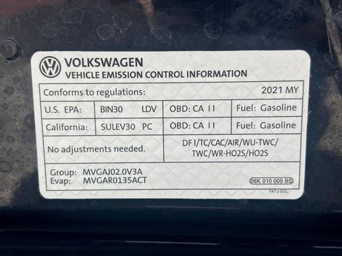 Used 2021 Volkswagen Tiguan SE AWD/4WD image 43