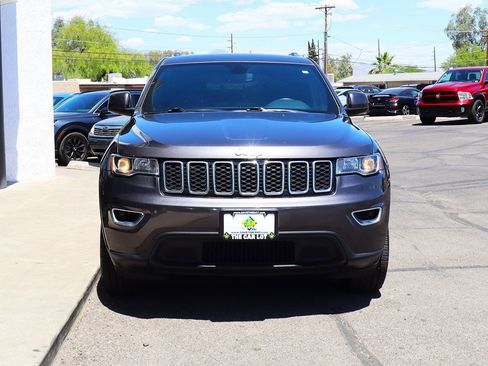 Used 2020 Jeep Grand Cherokee Laredo w/ 18" Wheel & 8.4" Radio Group AWD/4WD image 16
