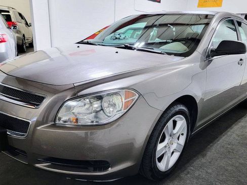 Used 2010 Chevrolet Malibu LS FWD image 4