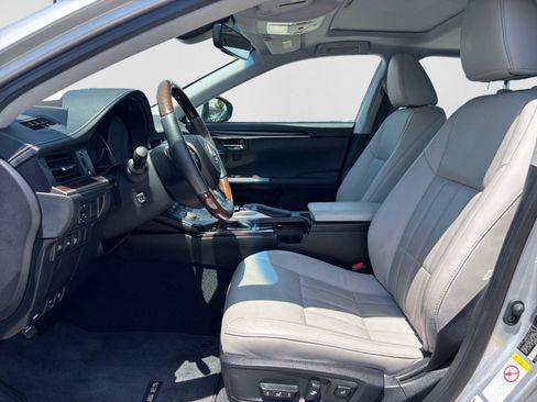 Used 2017 Lexus ES 350 w/ Luxury Package FWD image 11