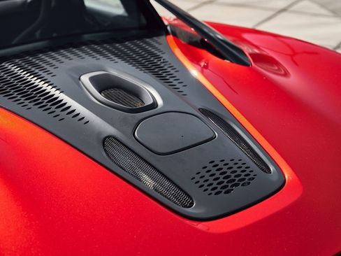 Used 2023 McLaren Artura image 11