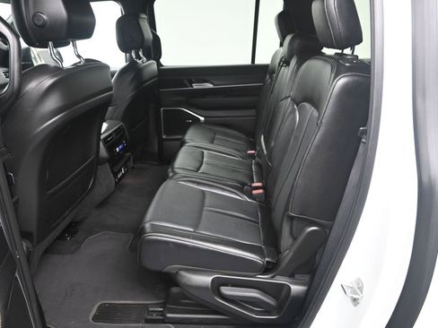 Used 2024 Jeep Wagoneer L Series II w/ Flexible Seating Group image 29