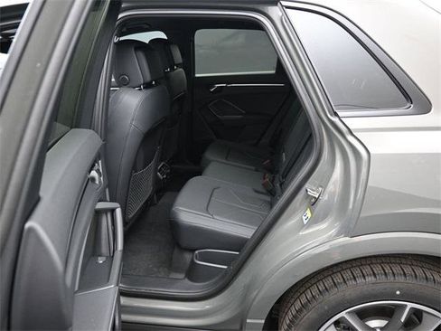 New 2025 Audi Q3 2.0T Premium image 11