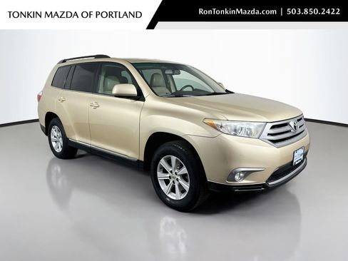 Used 2011 Toyota Highlander SE w/ Tow Pkg AWD/4WD image 1