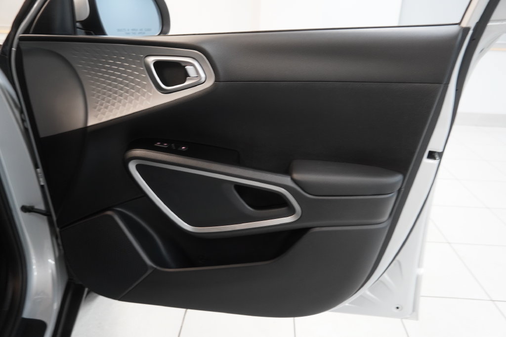 Used 2021 Kia Soul LX FWD image 30