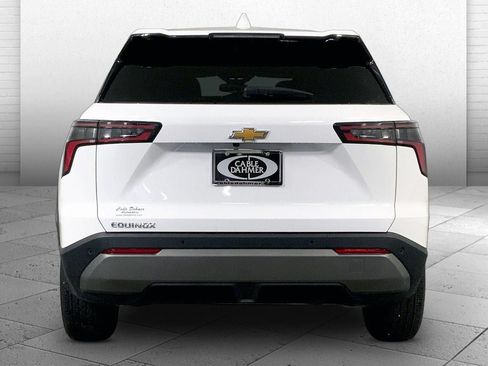 Used 2026 Chevrolet Equinox LT FWD image 3
