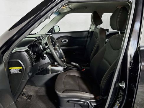Used 2016 Kia Soul FWD image 11