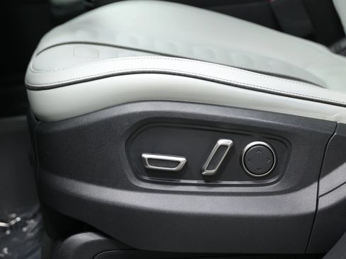Used 2024 Rivian R1S Adventure AWD/4WD image 15