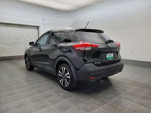 Used 2018 Nissan Kicks SV image 5