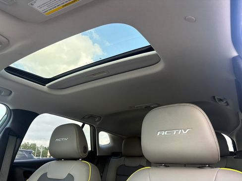 Used 2025 Chevrolet Trax ACTIV w/ Sunroof Package FWD image 24