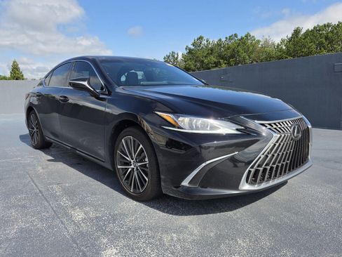 Used 2024 Lexus ES 300h w/ Premium Package FWD image 4