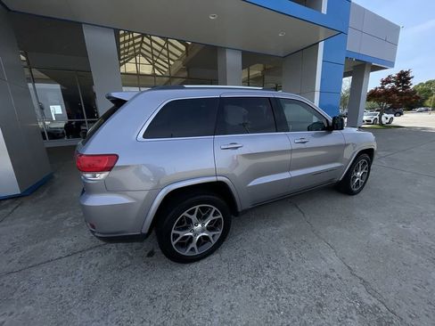 Used 2018 Jeep Grand Cherokee Limited RWD image 8