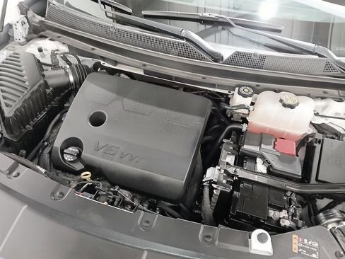 Used 2023 Chevrolet Traverse LT FWD image 34