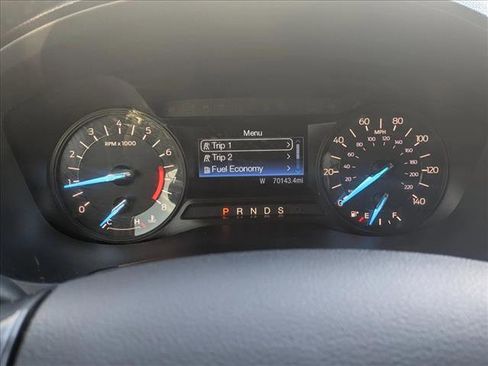 Used 2018 Ford Explorer XLT image 11