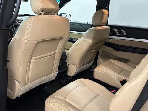Used 2016 Ford Explorer XLT w/ Equipment Group 202A image 28