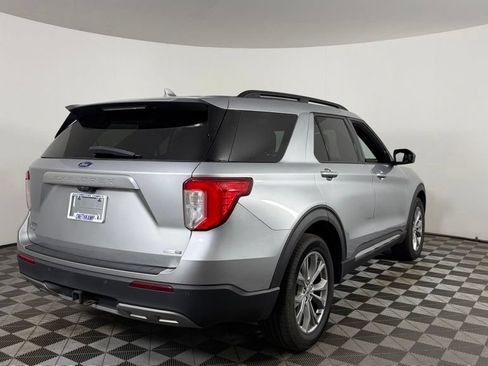 Used 2020 Ford Explorer XLT w/ Equipment Group 202A AWD/4WD image 9