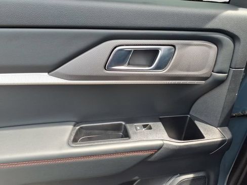 Used 2025 Ford Explorer ST-Line RWD image 8