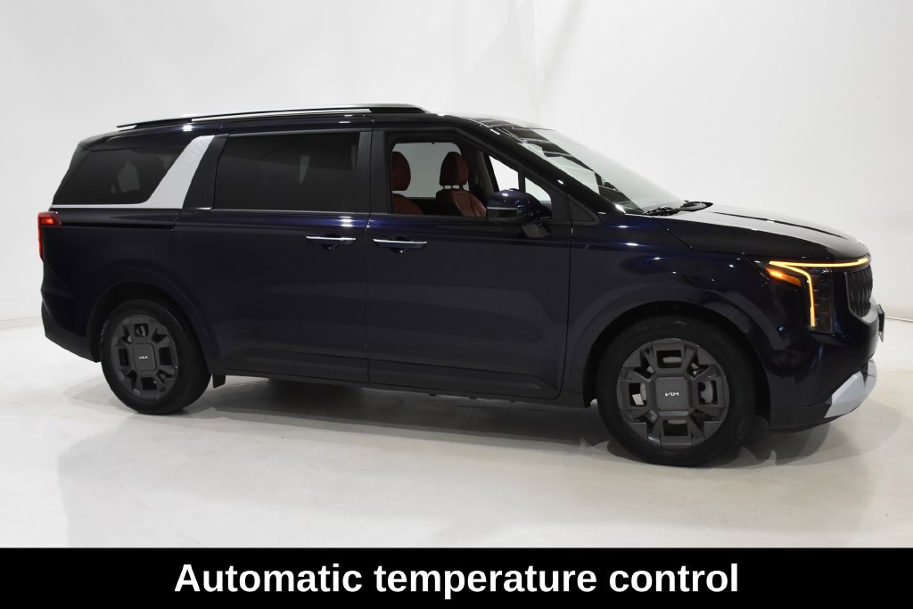 Used 2026 Kia Carnival EX FWD image 3