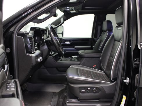 Used 2025 GMC Sierra 2500 AT4X AWD/4WD image 21
