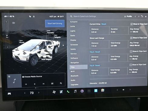 Used 2024 Tesla Cybertruck AWD Crew Cab image 31