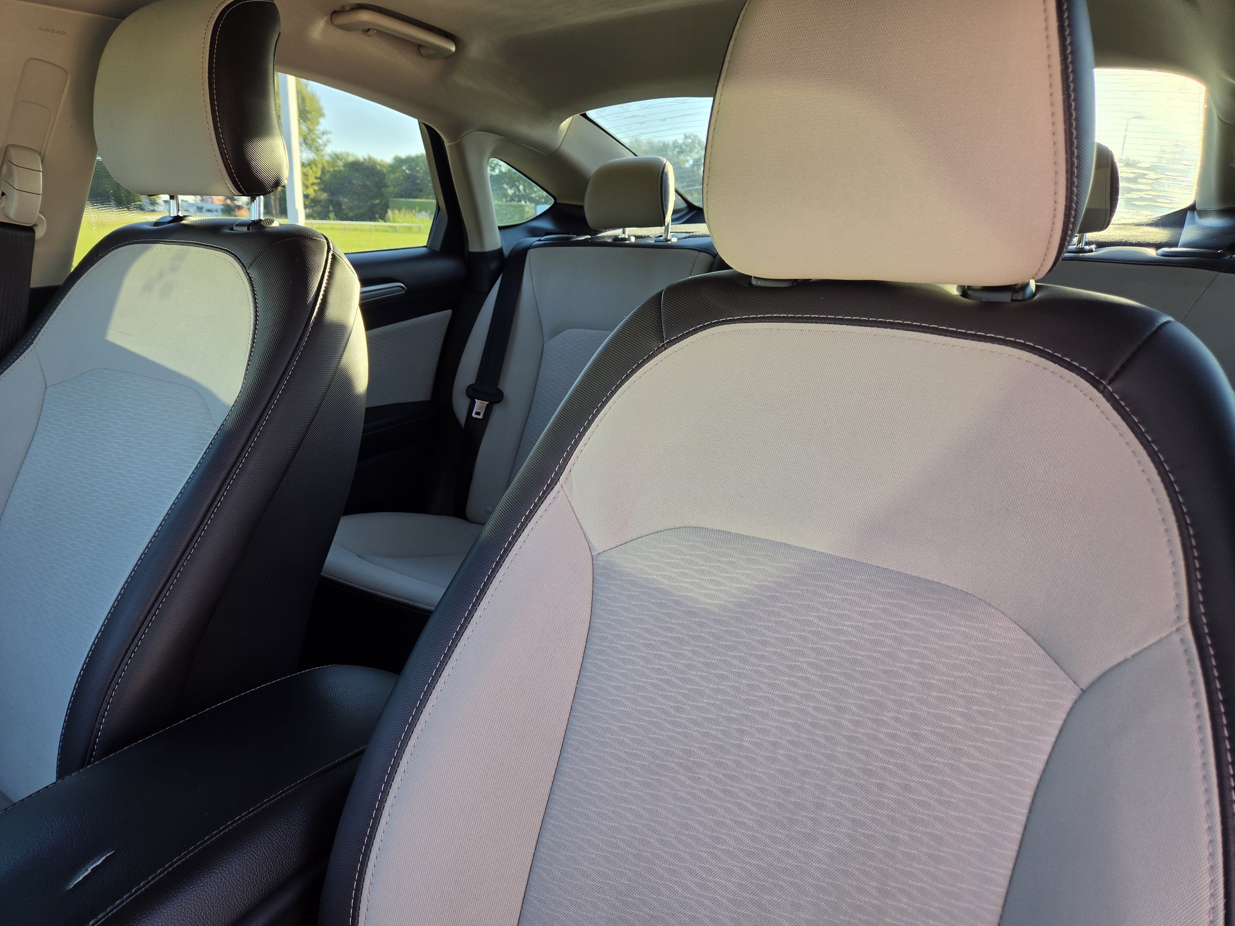 Used 2019 Ford Fusion SE w/ Equipment Group 151A FWD image 25