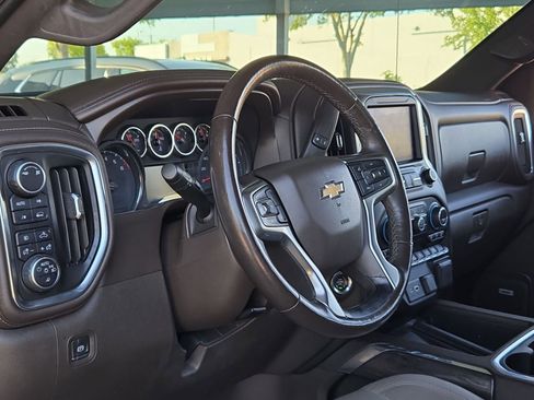 Used 2019 Chevrolet Silverado 1500 LTZ w/ LTZ Convenience Package AWD/4WD image 11