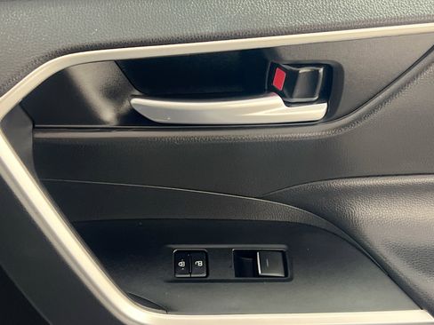 Used 2024 Toyota RAV4 XLE image 31