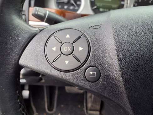 Used 2011 Mercedes-Benz GLK 350 4MATIC image 18