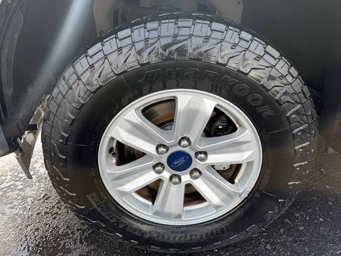 Used 2017 Ford F150 XLT AWD/4WD image 9