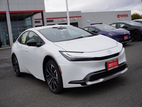 New 2026 Toyota Prius Plug-In Hybrid FWD image 28