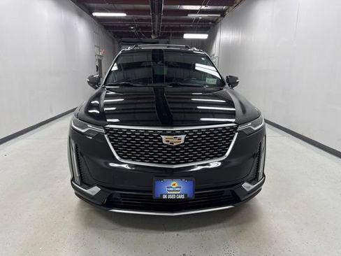 Used 2020 Cadillac XT6 Premium Luxury AWD/4WD image 2